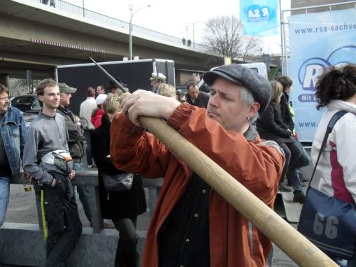 Enterhaken wird einsatzbereit gemacht